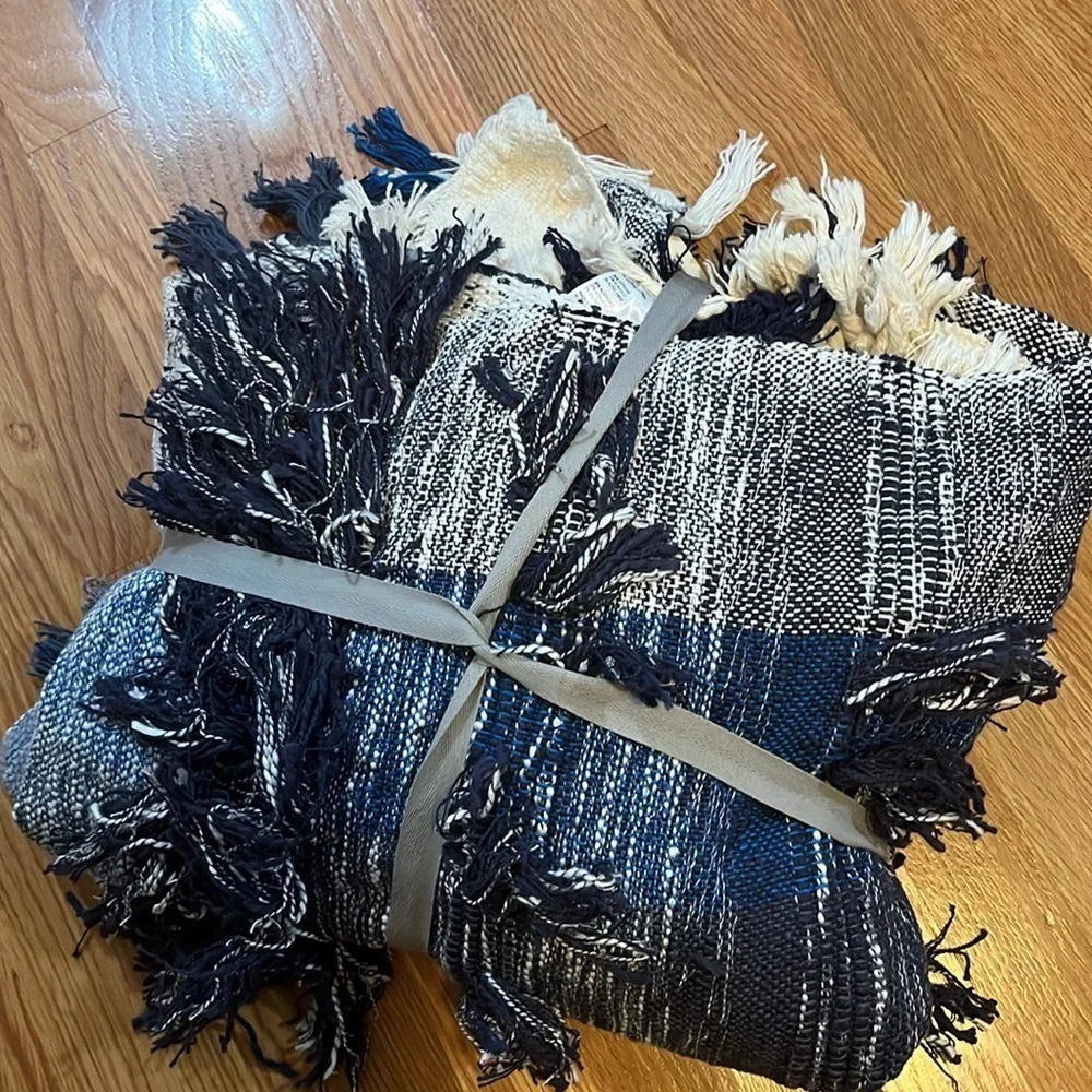 Anthropologie All Roads Bloomfield Throw Blanket Blues NWT